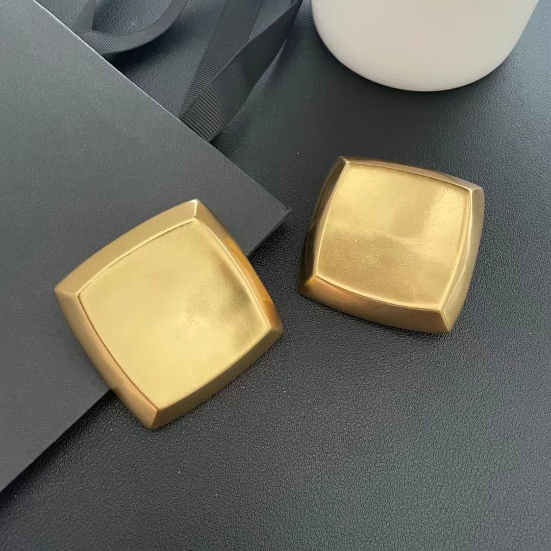 

New 2023 Trend Classics Hot Brand Luxury Jewelry Big Earrings For Women Ear Clip Fashion Gold Blocks Anniversary Gift Party