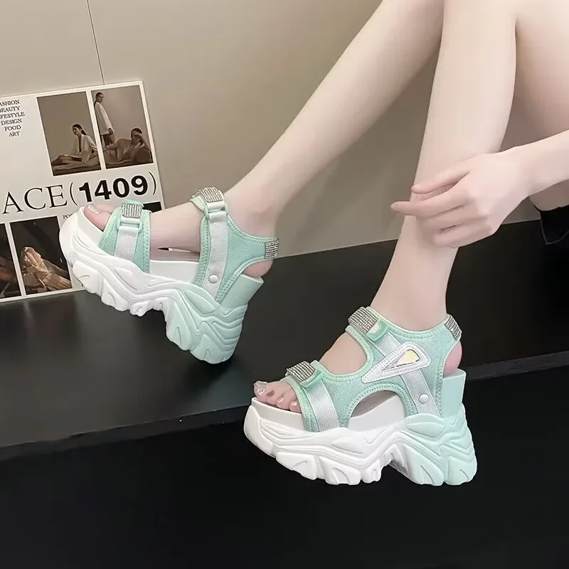 

Сандалии женские на платформе, босоножки на танкетке и высоком массивном каблуке, с открытым носком, лето 2024