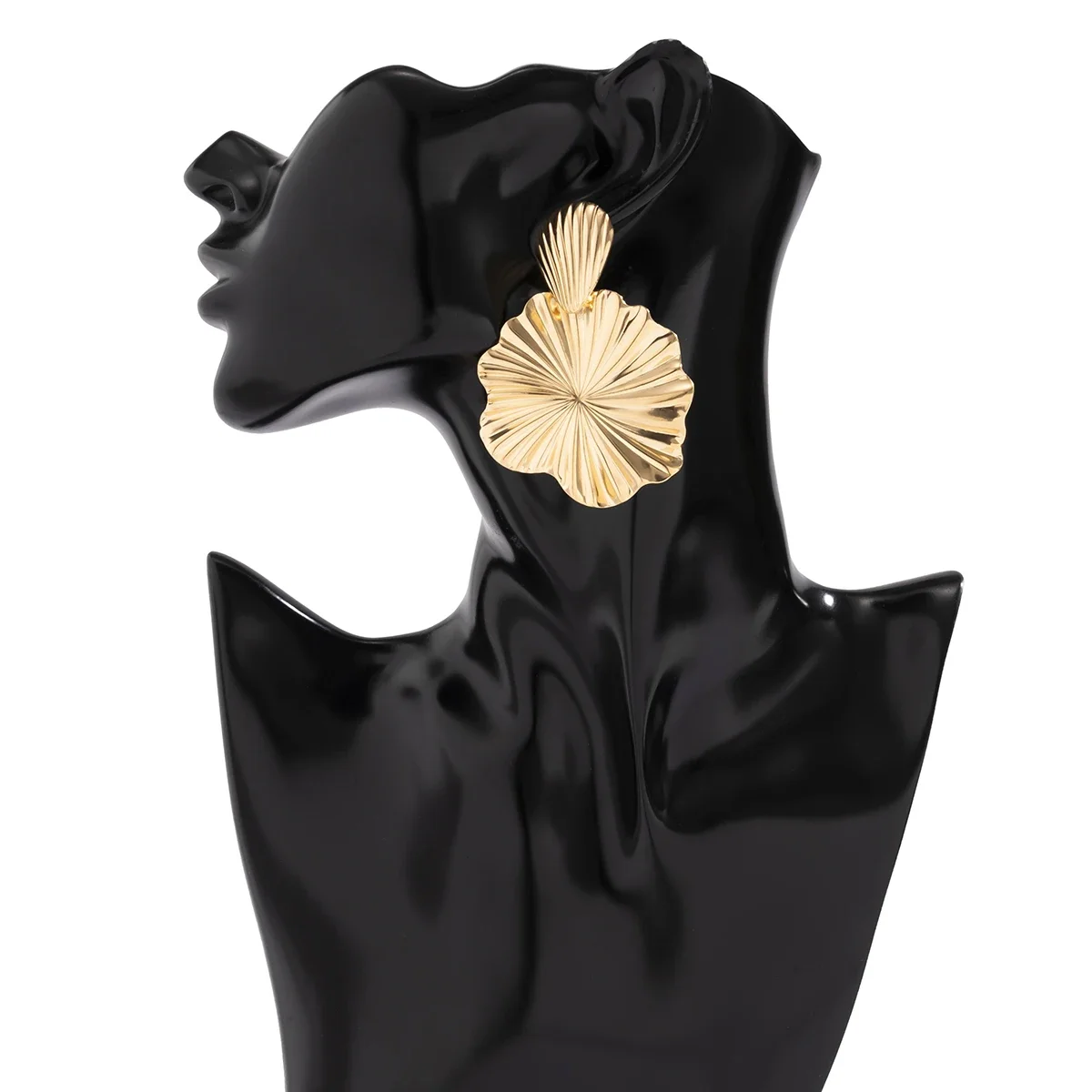 2024 New Fashion Metal Leaf Dangle Earrings: Unique and Stylish Statement Earrings