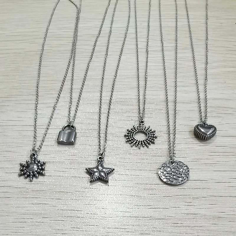Metall 304 Edelstahl Schmuck Frauen Charme Klassische Schöne Anhänger Sun Lock Fünfeckigen Stern Liebe Herz Schlüsselbein Kurze Halskette – Detail 5