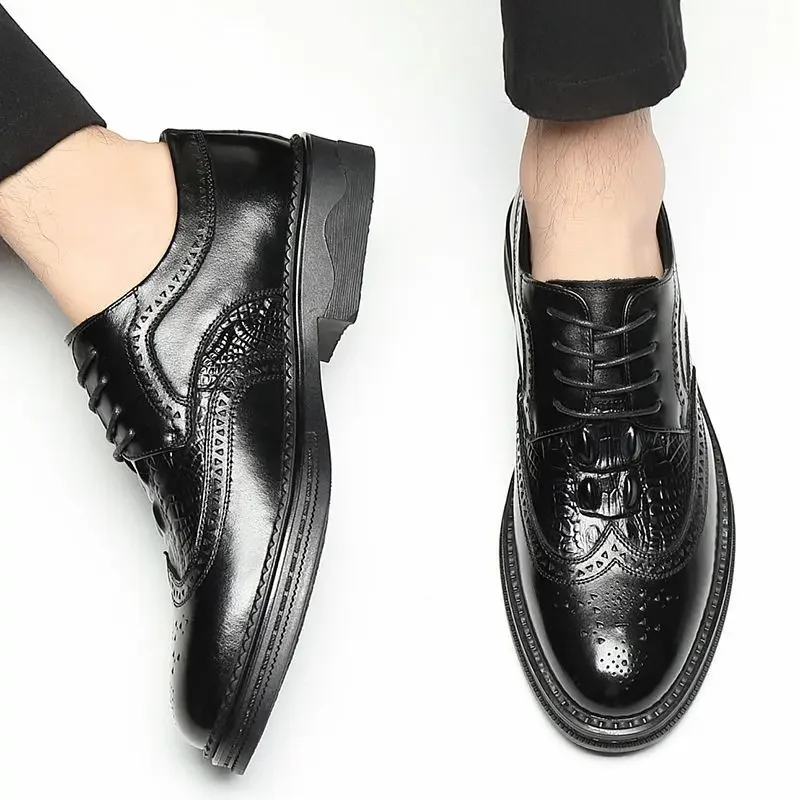 

Leather Brogues Men Fashion Wedding Party Men Dress Shoes Italian Designer Male Drivng Formal Shoes Lace Up Men Oxfords Shoes