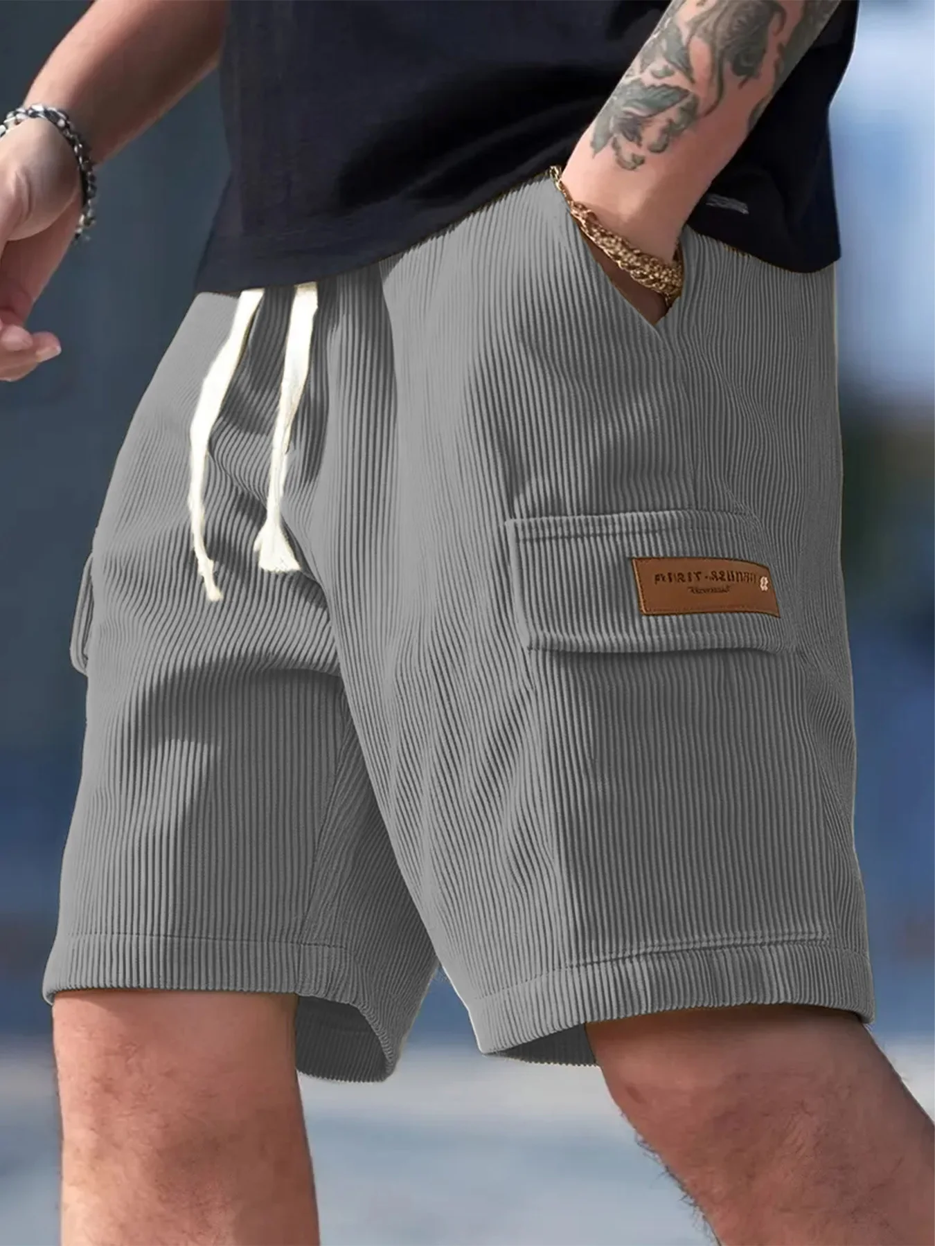 Trendy Streetwear Men Striped Knee Length Shorts Loose Fit Versatile Five Inch Casual Short Pants for Summer Daily Outfit 3