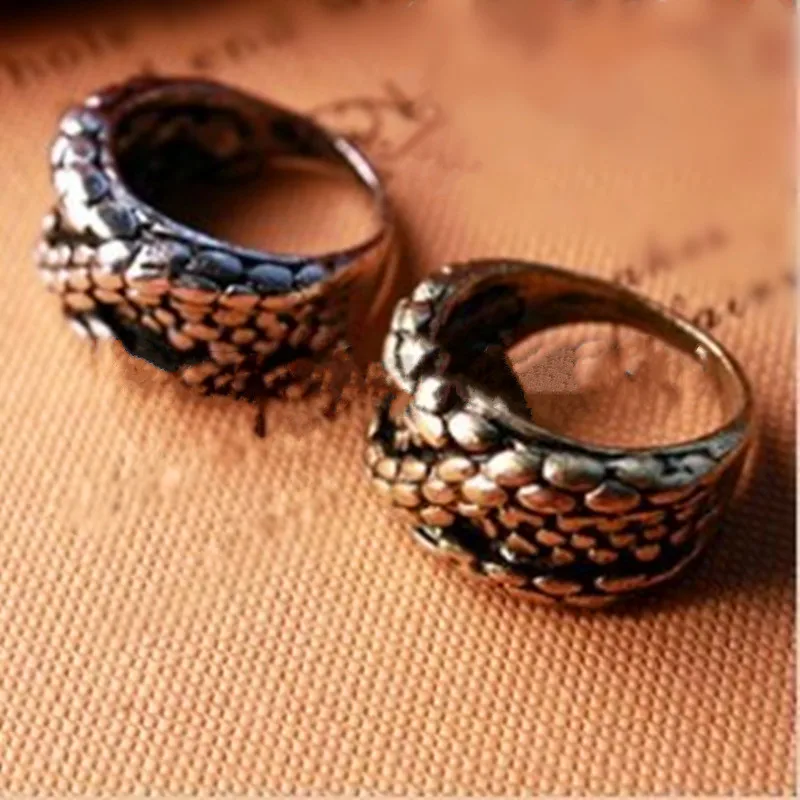 Оптовая продажа! 2023 модное ретро Европейское и американское популярное ретро большое рельефное трехмерное кольцо в виде змеи!