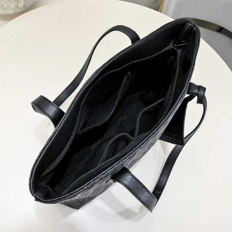 Punk Handbag Shoulder Bags with Small Purse for Women Girl Underarm Bag Fashion Armpit Bag Skull Pattern Bucket Bag