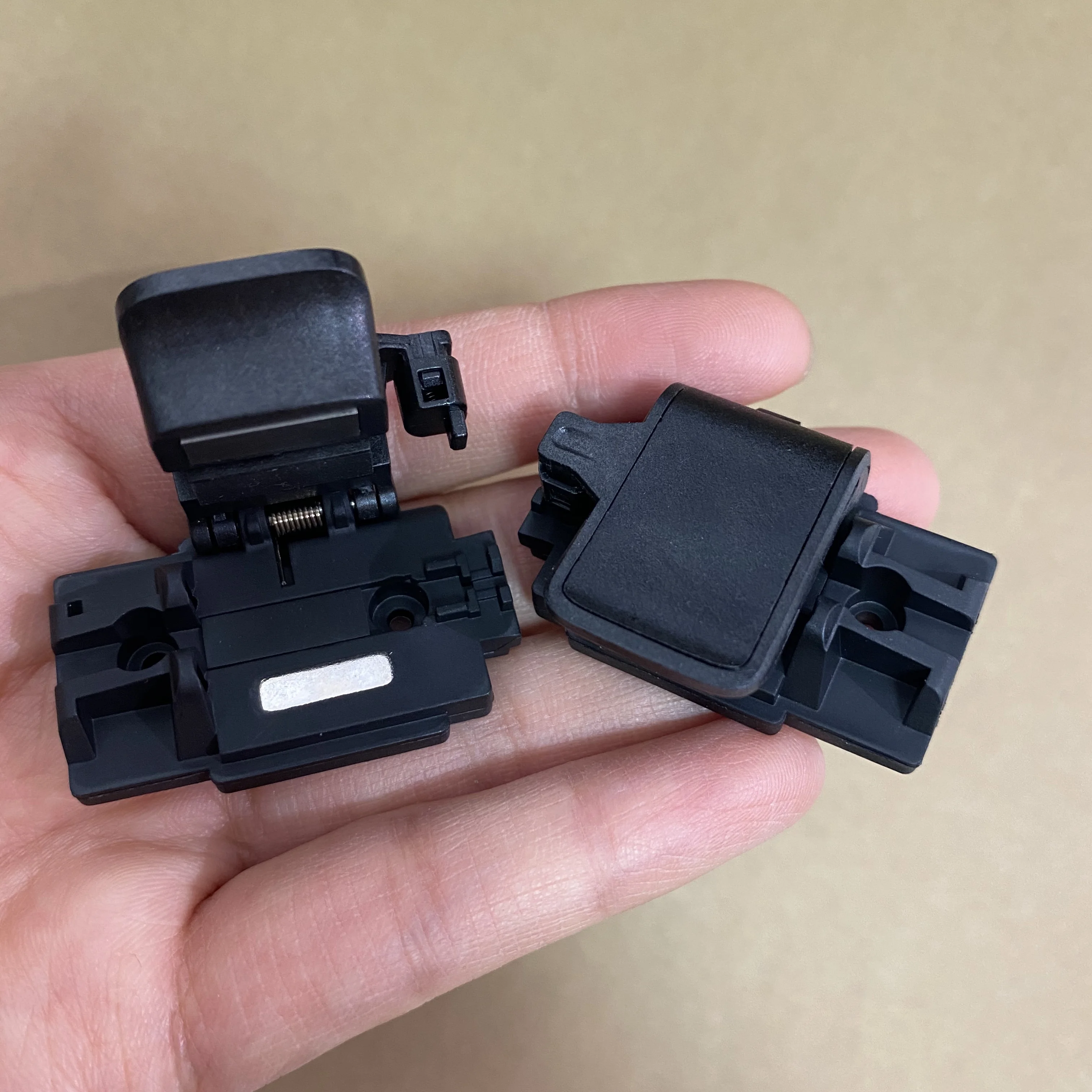 Signal fire AI-6 AI-7 AI-7C AI-8 AI-8C AI-9 fusion splicer fiber fixture wire pressing plate clamping slot fiber holder