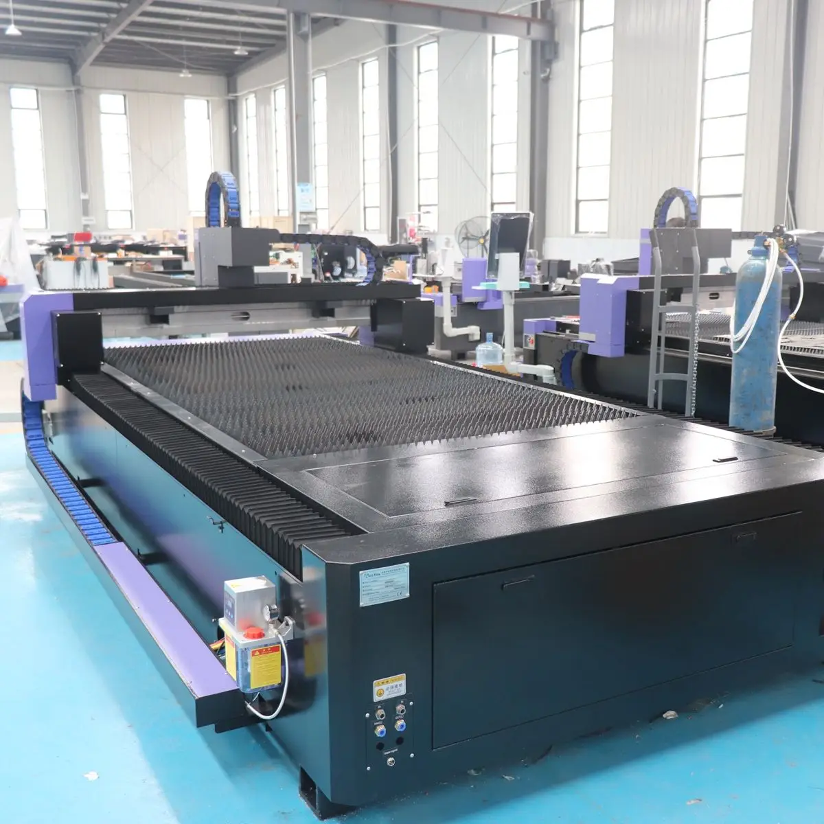 

2000W 3000 Watt 1530 3015 Max Raycus CNC Metal /Steel/Iron/Aluminum Plate Fiber Laser Cutter Cutting Machine