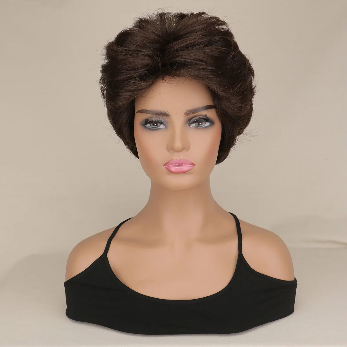 Peluca blanca y negra para disfraz de Cruella Deville, peluca corta  ondulada y rizada para mujer, para fiesta de disfraces de Halloween -  AliExpress, image size:1200x1200