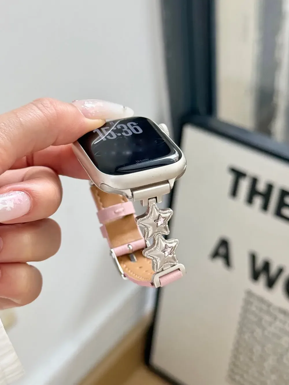 Elegant Leather Star Loop Watch Band for Women - Premium Quality Strap