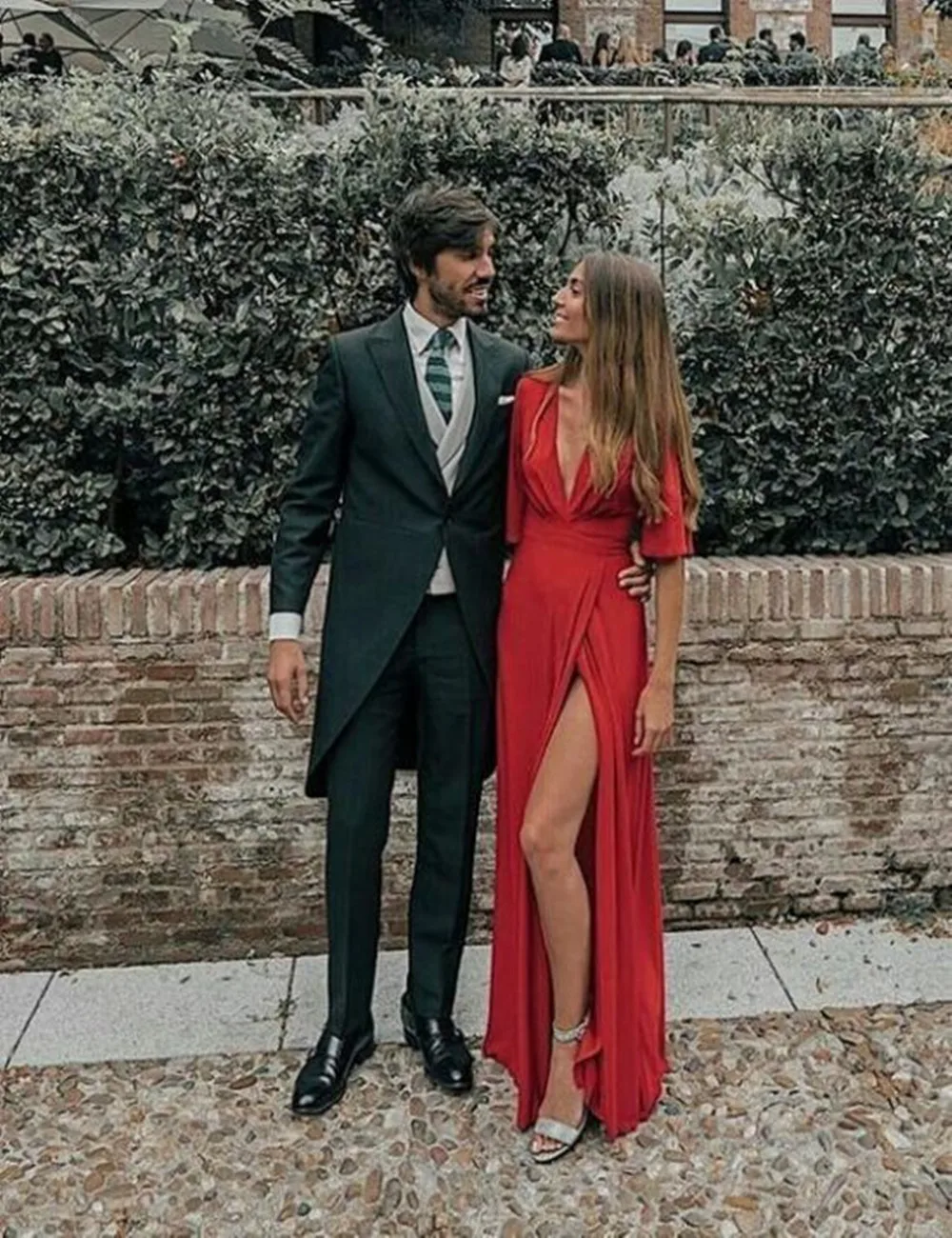 

Sexy Red Sheath Deep V-neck Side Split Satin Prom Dress