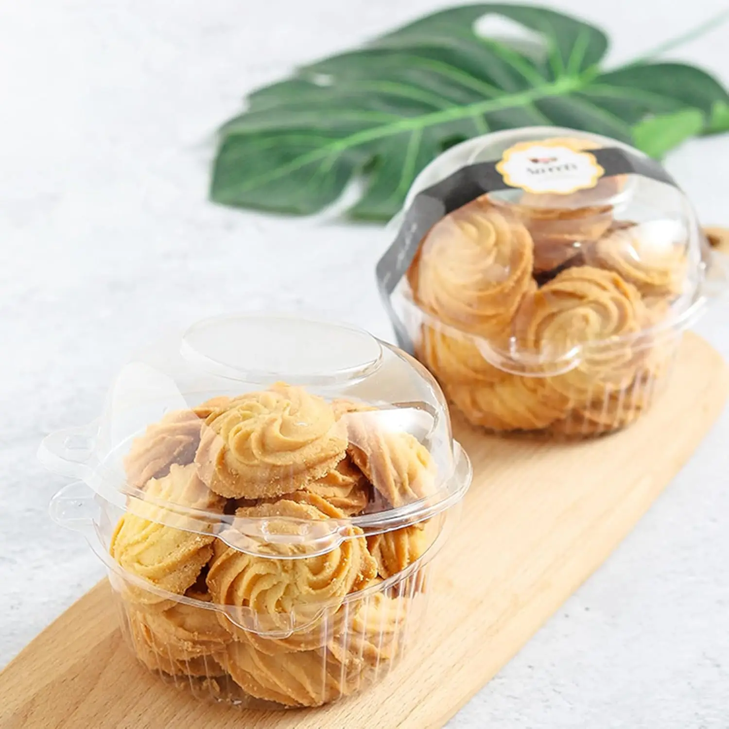 20pcs Disposable Cupcake Holders Clear Plastic Packaging Box with Cover Food Container for Desserts Fruit Bread Party Favor Cake