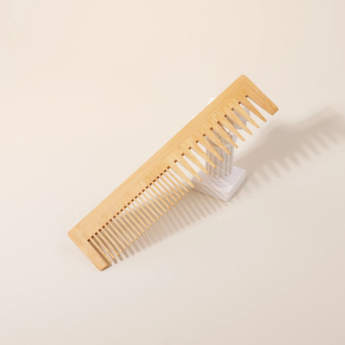 Hair Comb 1pc wide and fine toothed wood comb, anti static and anti residue wood comb,hair removal comb，Special for real hair wigs