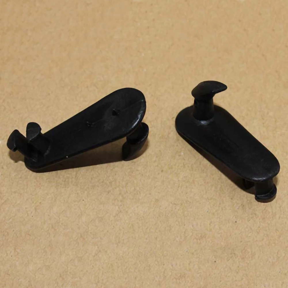 

2Pc Black Car Mat Fixing Clip Floor Carpet Retainer Grip Holder Fixing Clamps Hook Car Accessories for TOYOTA Carola Camry Crown