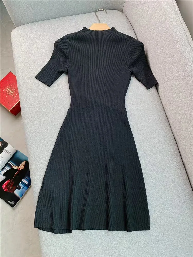 

Black Knitted Dress 2023 Autumn New French-style Commuter Thread Short Waist Trim Button Short-sleeved Dress Women