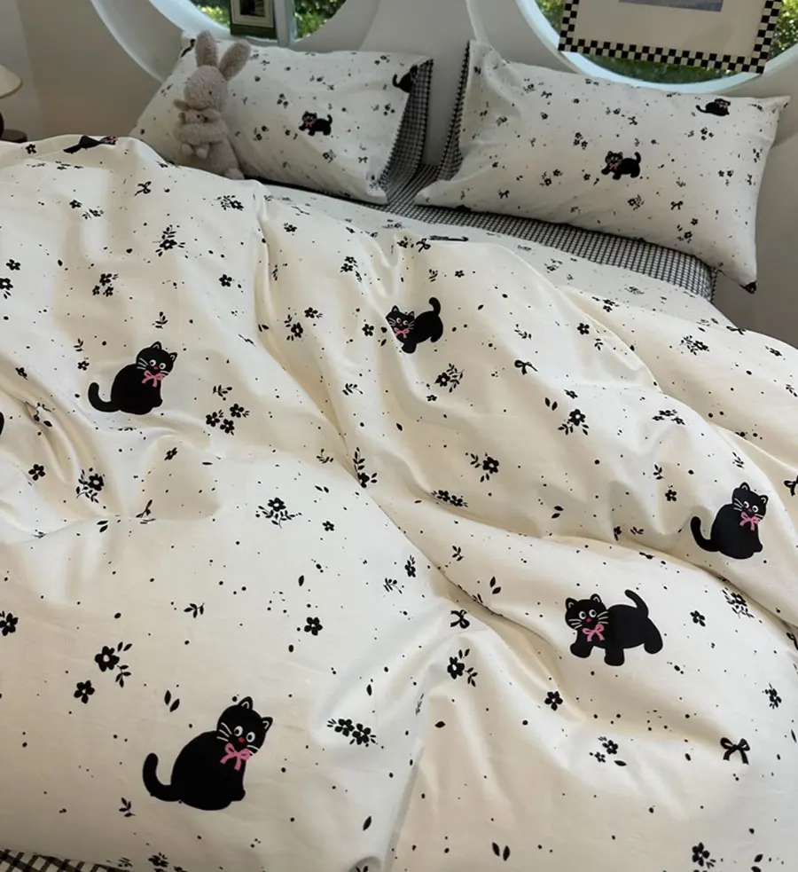 

Комплект постельного белья в клетку с изображением кота и цветов, 1,2, 1,5, 1,8