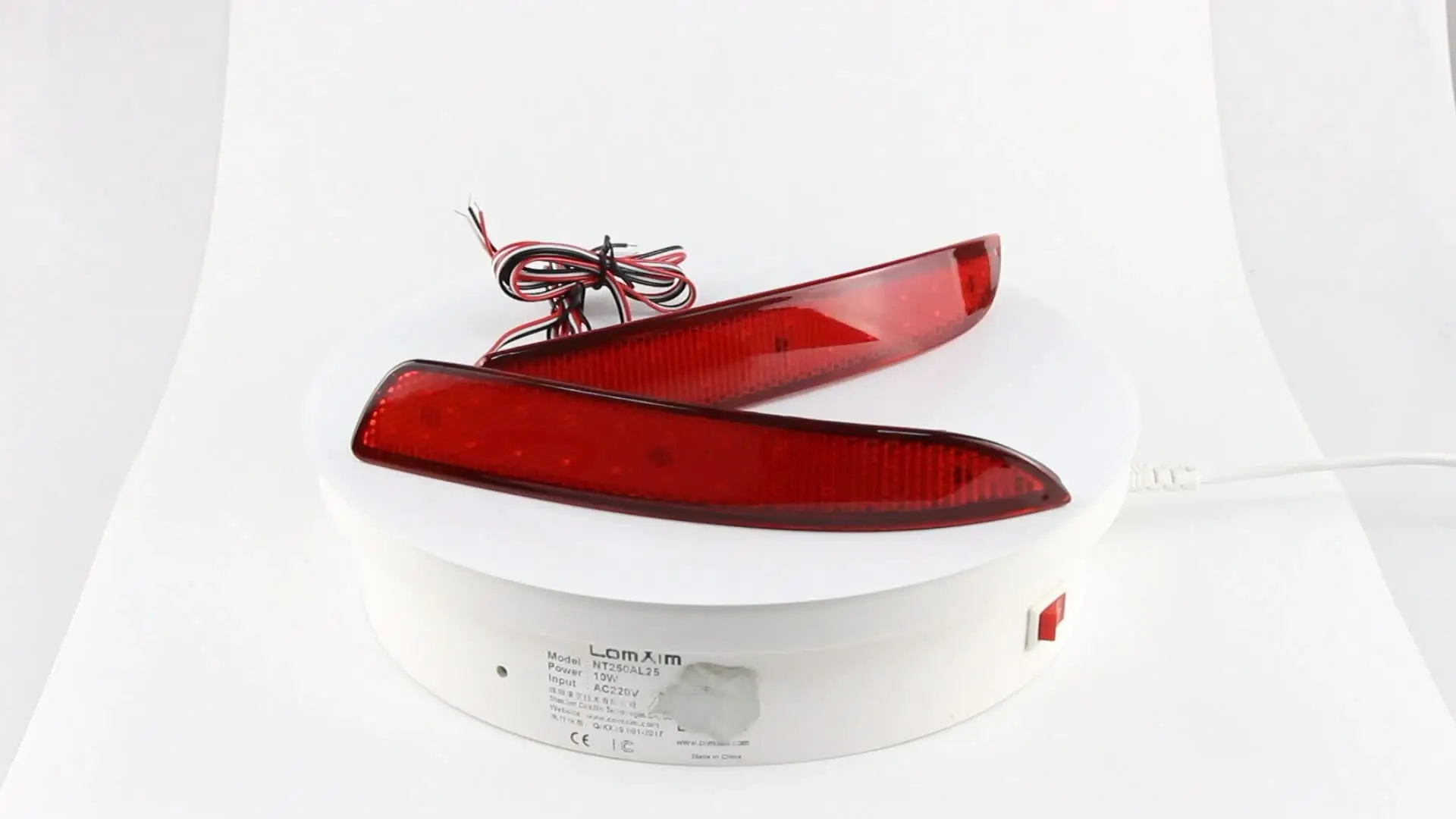2Pcs Red/Black Car LED Rear Bumper Reflector Light For BMW E70 E71