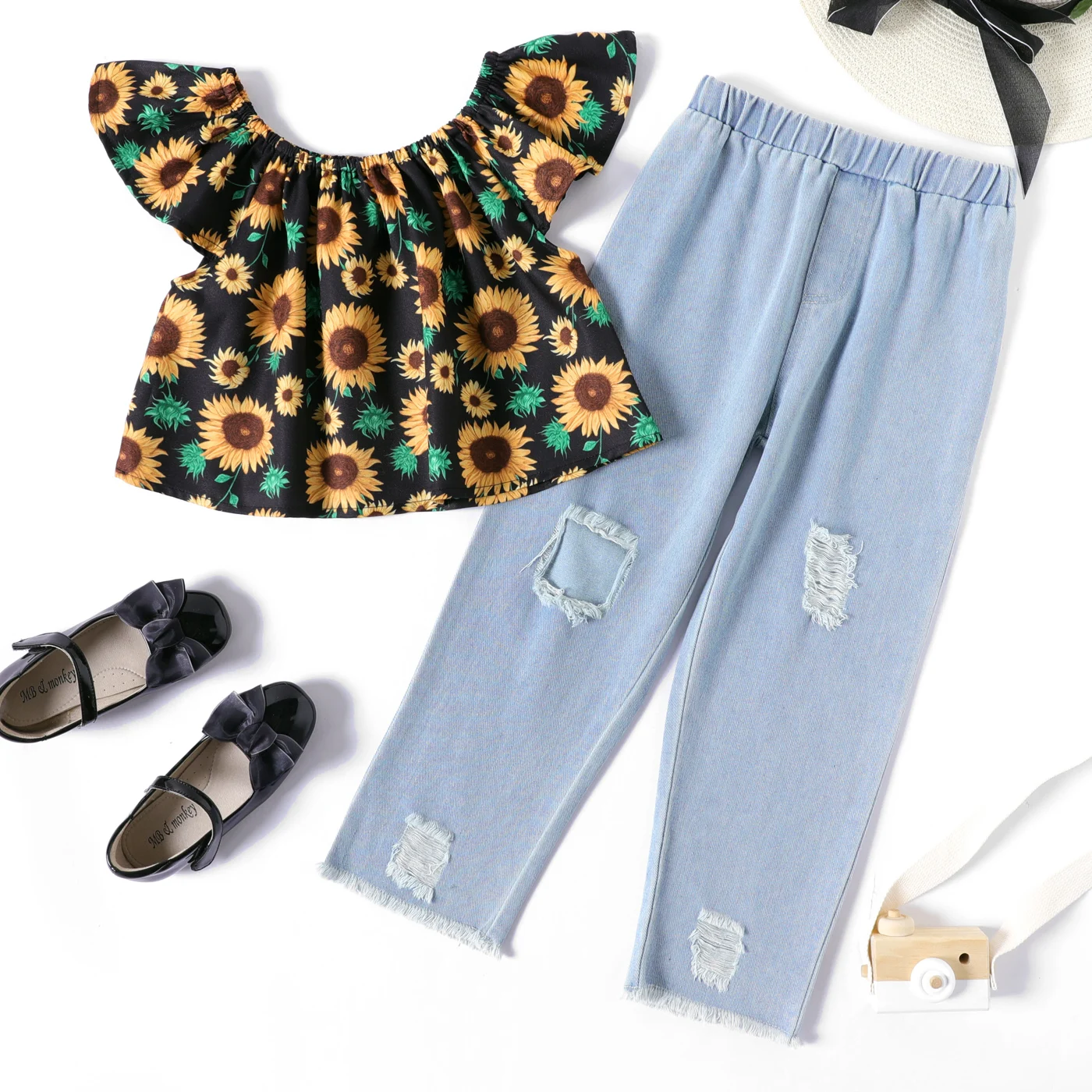 

Girls' Clothing Set Round Neck Flying Sleeve Printed T-shirt Perforated Denim Pants Two Piece Set for Girls' Fashion New Style