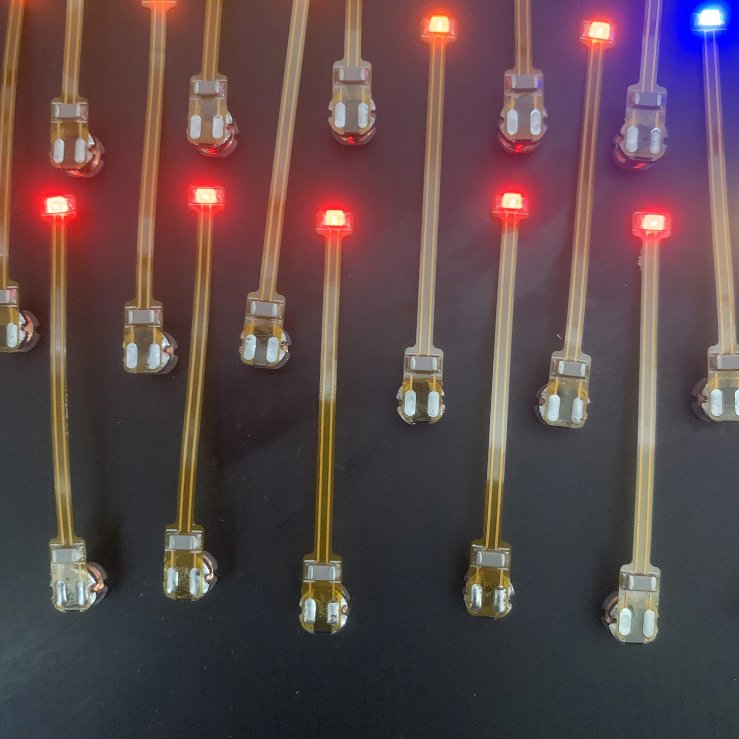รูปสินค้า โคมไฟ LED ไร้สาย 5 ชิ้น สำหรับของเล่น