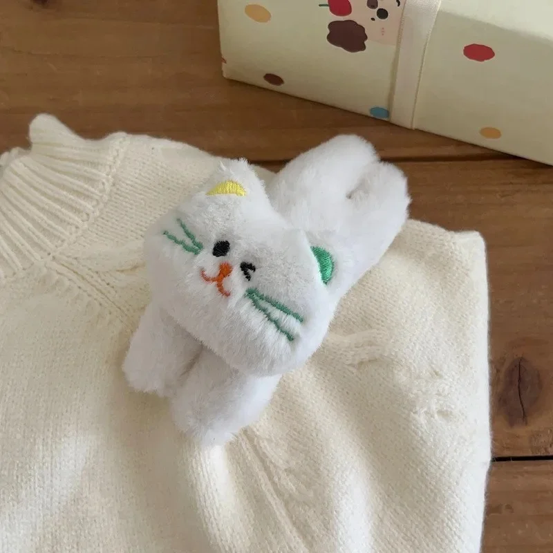 White kitten hairpin