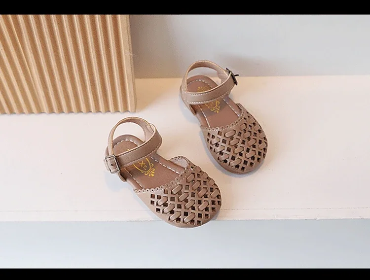 صندل للأطفال مجوف منسوج ، مسطح مضاد للركل ، نعل ناعم ، حذاء طفل رضيع ، صندل أميرات ، جديد ، موضة ، صيف