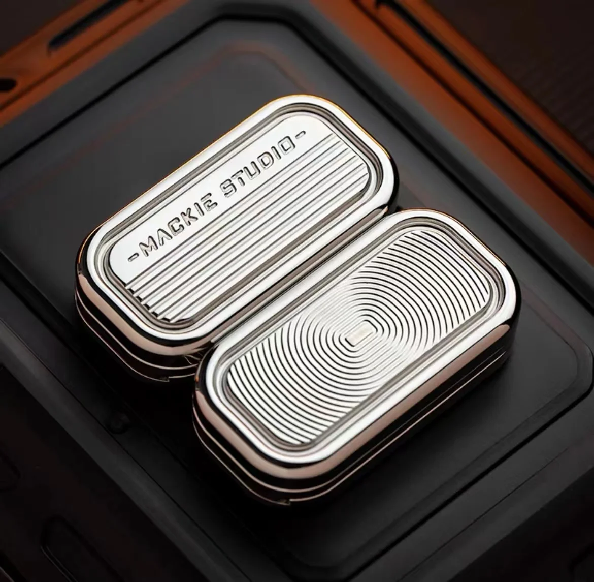 Mackie cp3新テクスチャプッシュブランド指先スピニングトップ