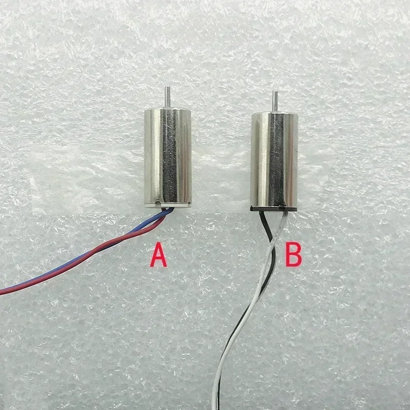 Moteurs Coreless pour drone 716 720 816 haute performance, alignés avec des hélices.