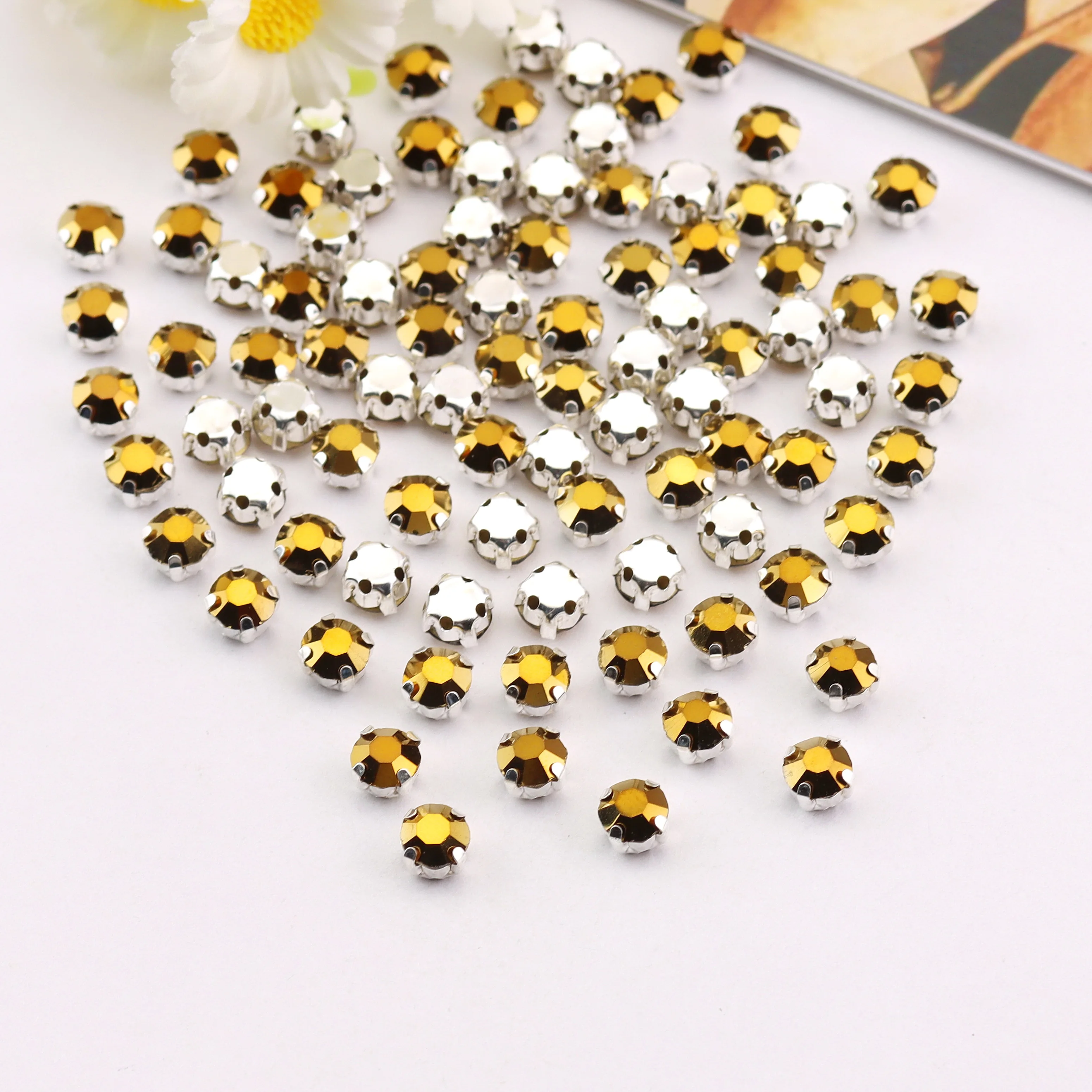 Vibrant Silver Claw Glass Crystal Rhinestone Beads for DIY and Fashion Crafting