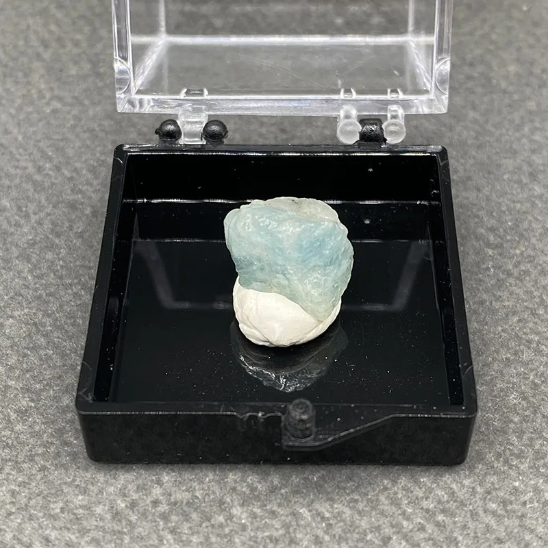 100% Rare Natural Pakistan Aquamarine Mineral Specimens Stones and Crystals Healing Crystal  +Box size：35*35*35 mm