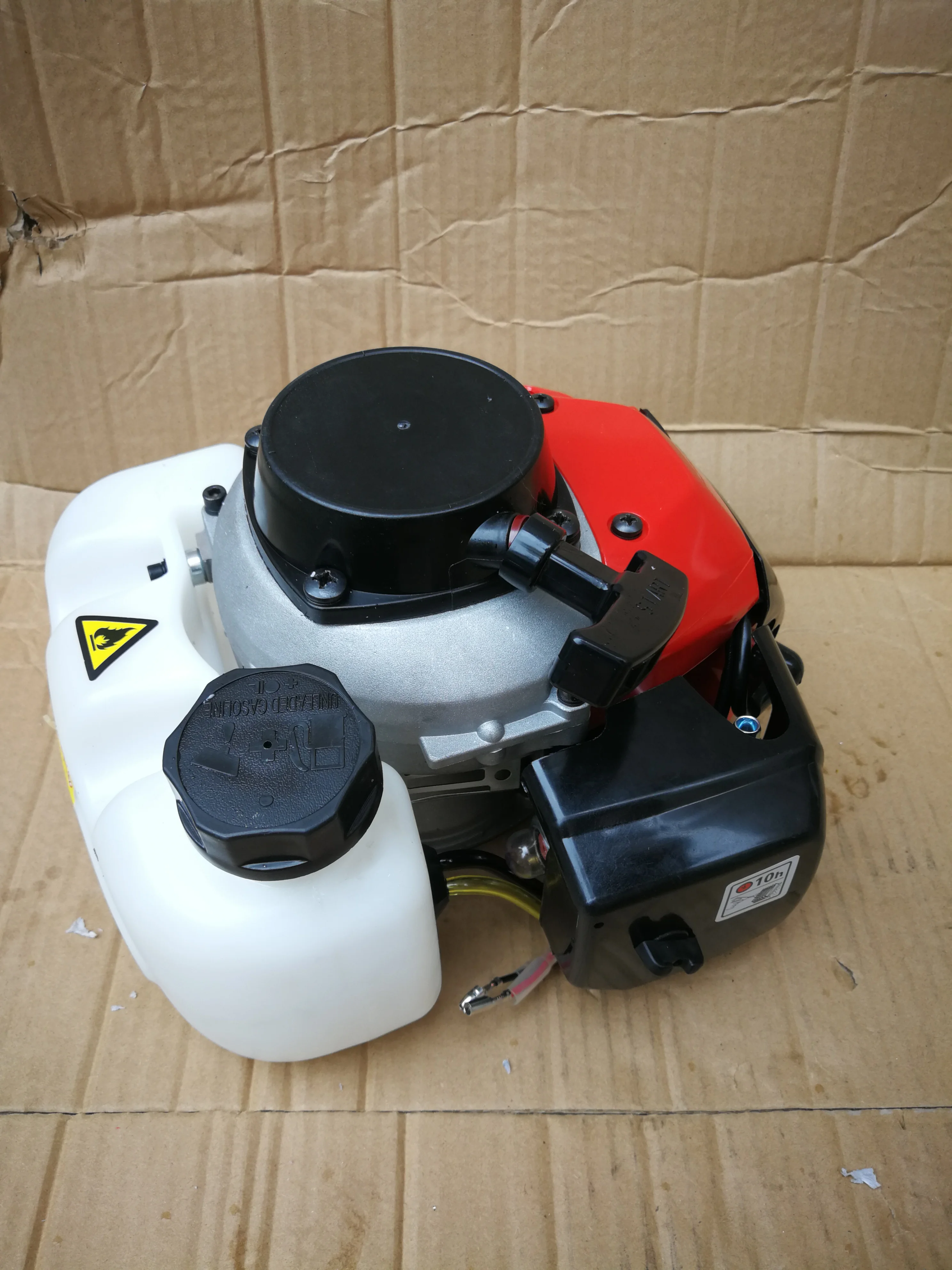 Двухтактный бензиновый двигатель