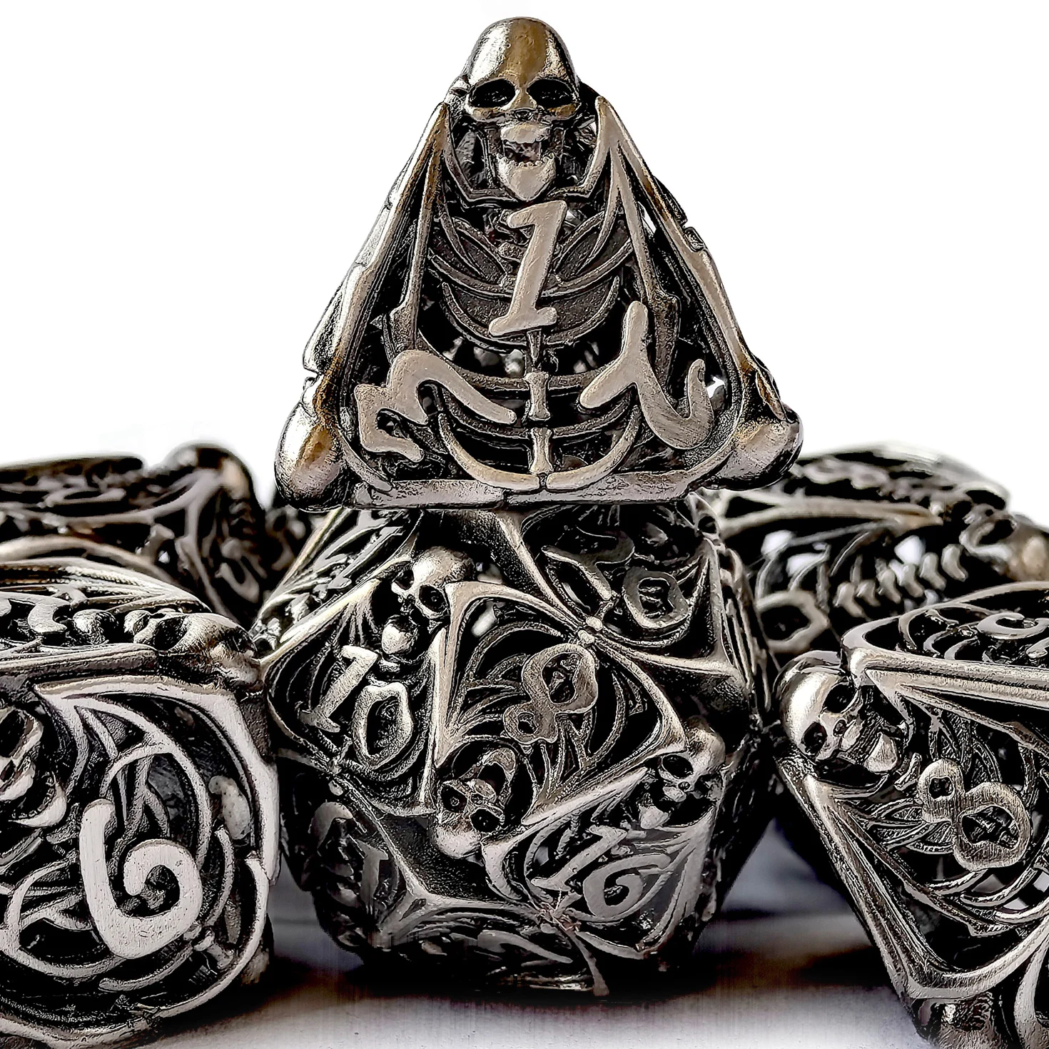DND Metal Set Dice 7 Role Playing Dice Skull Feature, Hollow Metal D&D Dice Dungeon and Dragon 4