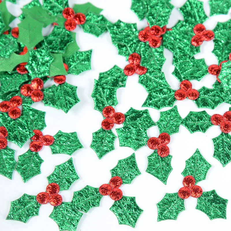 100pcs Glitter Green Holly Leaf And Red Berry Cloth Applique Xmas 3 Leaves Red Berry Tabletop Scatter Decor DIY Art Accessory