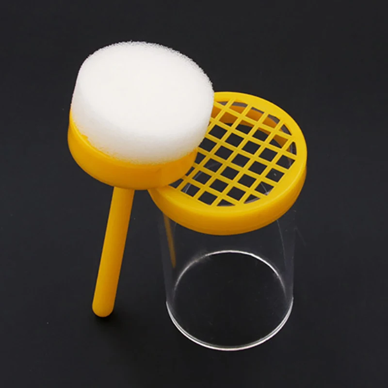 1pc Queen Bee Marker Bottle Protect Safety Bee Catcher Yellow Plastic Marker Bottle Plunger Garden Beekeeper Accessories
