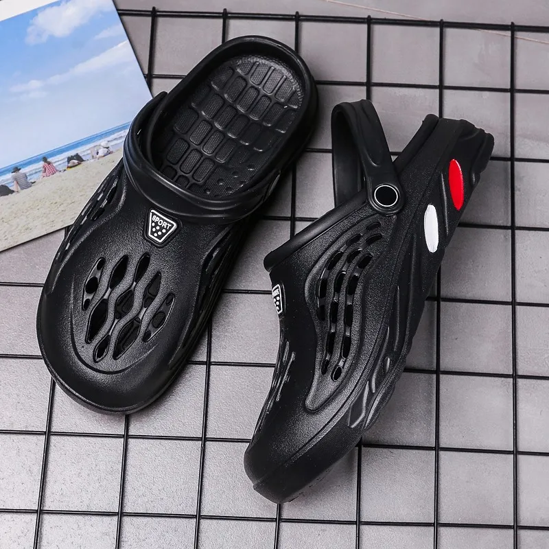 New Summer Aqua Shoes Men's Outdoor Hollow Out Beach Water Flats Slip On Breathable Lightweight Sandals Zapatos Hombre