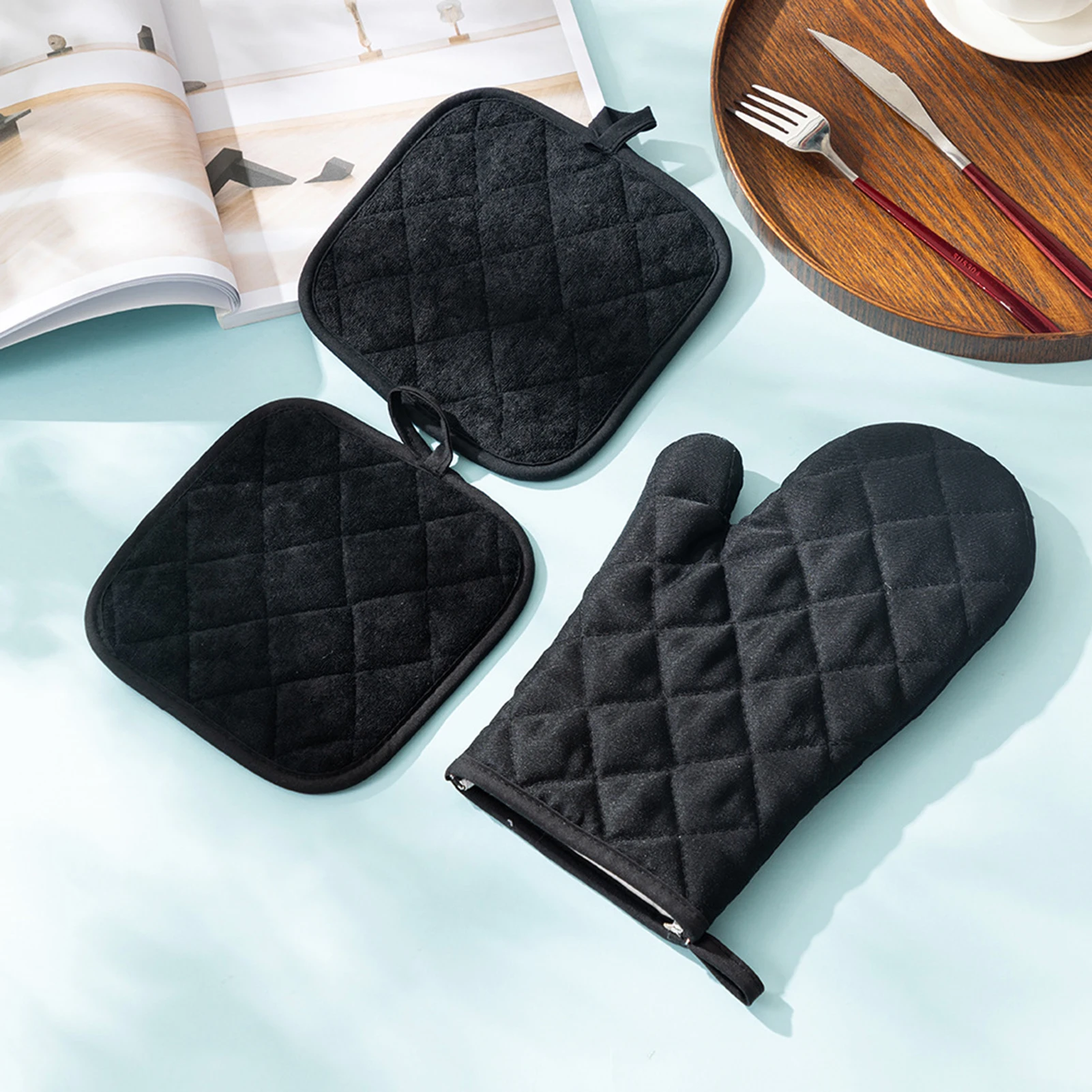 Pair of Household Oven Gloves High Temperature Resistant Oven Mitt for Picnic Camping Barbecue