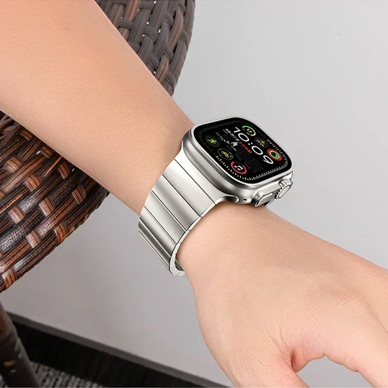 Magnetic Quick-Release Metal Strap