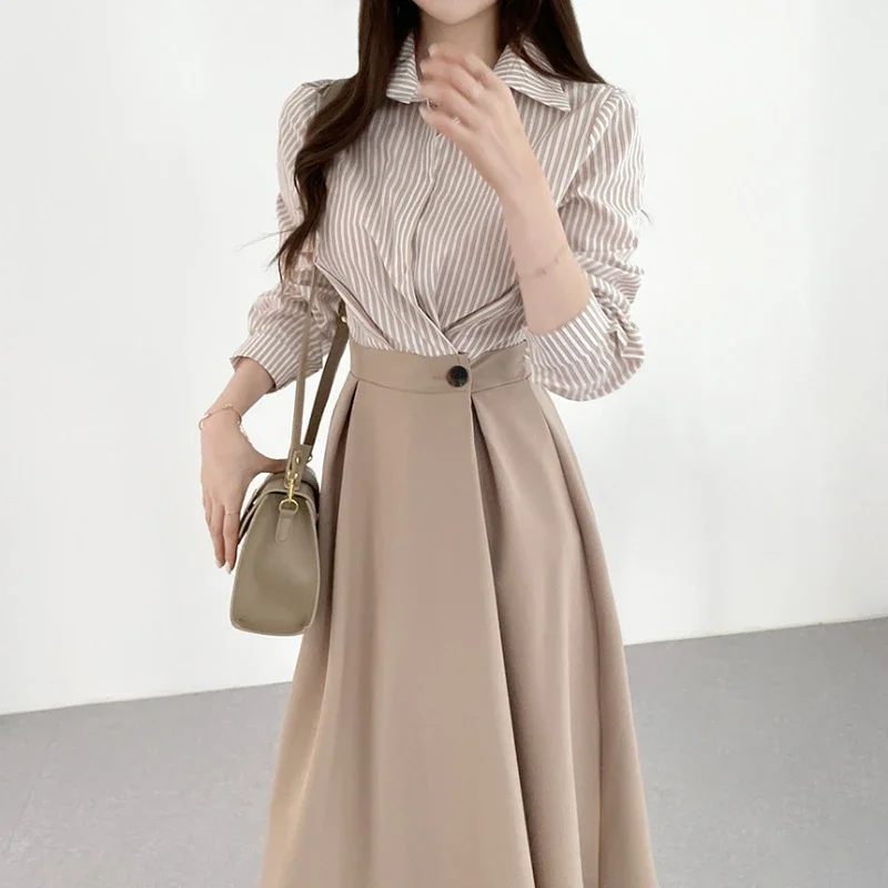 

2023 Elegant Light Mature Thin Crowd Button Design Sense Temperament Polo Collar Fashion High-waist Long-sleeved Dress