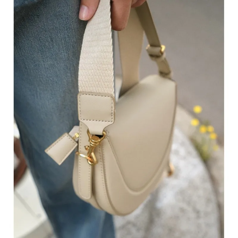 Fashion Women CrossBody High Quality Tote Crescent shaped bag Smooth Leather Shoulder Bag Tote Underarm handbag