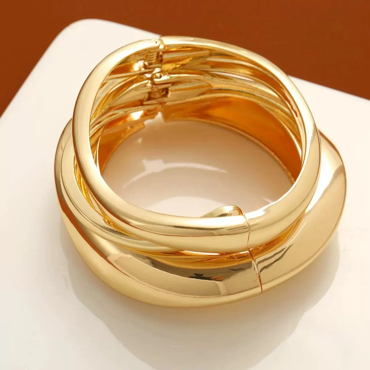 Elegant Minimalist Gold Chunky Cuff Bangle - Waterproof Retro Jewelry Accessory