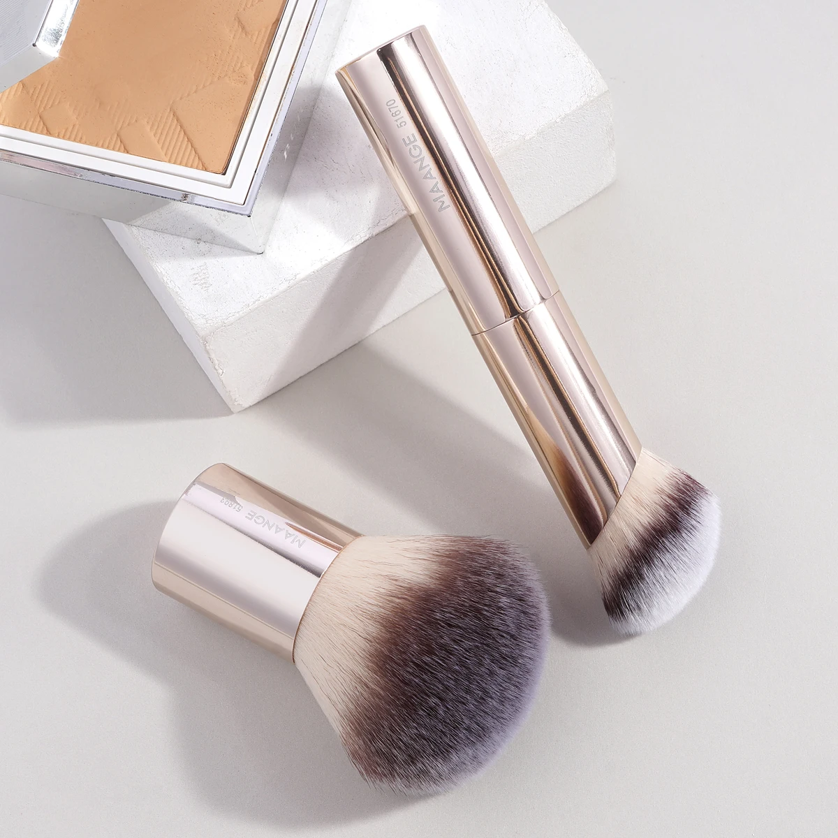 Synthetic Hair Makeup Brush Set for Liquid Powder Blending