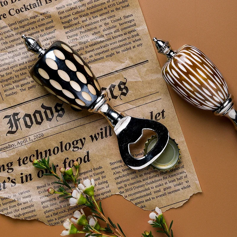 

Creative High Grade Hand Carved Beef Bone Bottle Opener Restaurant Bar Beer Starter Home Bottle Starter Decoration Ornaments
