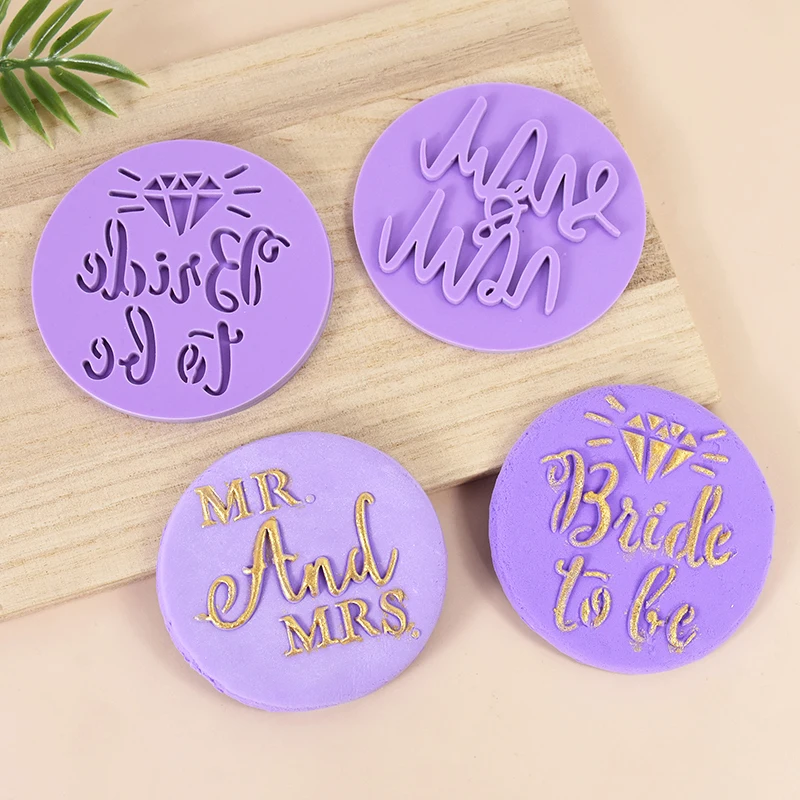 1pcs Wedding Favors Bride to Be Mr&Mrs Cookie Stamp Cookie Embosser Mold Bridal Shower Engagement Fondant Cake Decorating Tools