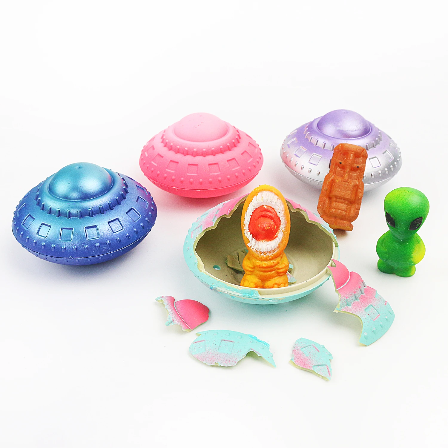New and unique alien flying saucer hatching toy, soaked in water to expand, children's puzzle early education toy