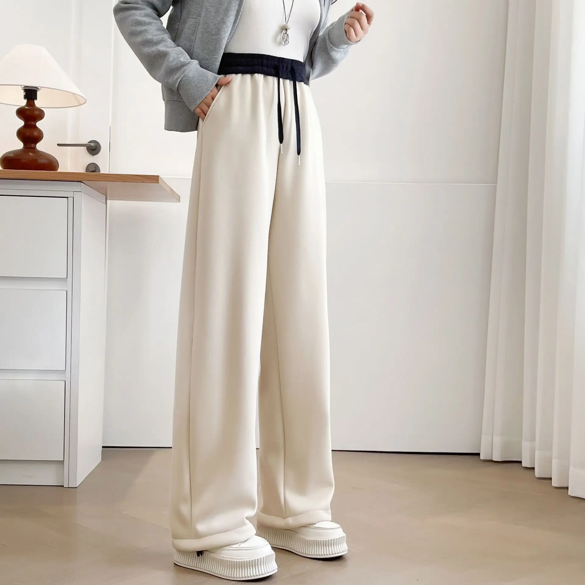 XXXXL Fashion Plus Size Women's Straight Leg Pants Casual Fleece And Thickened Drawstring Sweatpants Sports Long Trousers 2576