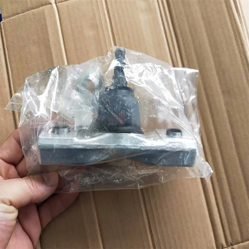 

Front lower ball joint assembly Le xu s IS 25 0R C3 50 IS SE RI ES GS SE RI ES nut Lower arm bracket sub-assembly