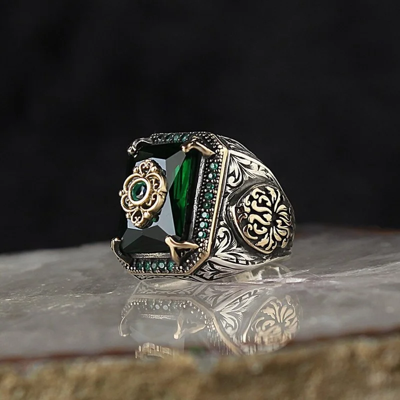 Anello con sigillo turco fatto a mano retrò per uomo modello intagliato Color argento Vintage intarsio zircone verde festa Punk anello da motociclista