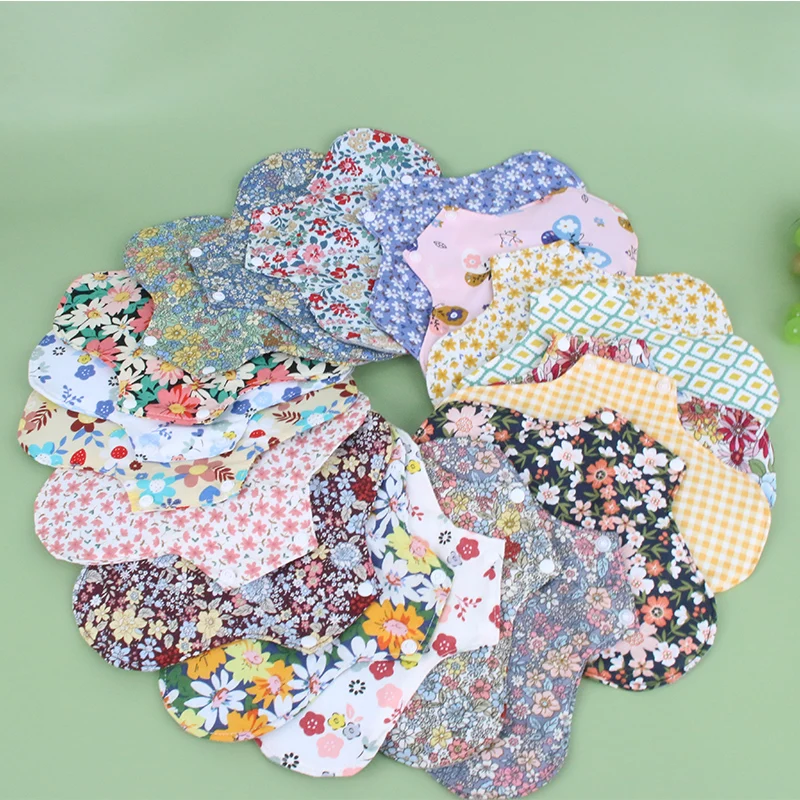 18*18cm Reusable Menstrual Pads Fleece Graphene Daily Absorbent Care Panty Liner Sanitary Pad Washable Pads Cotton for Period sanitary pads