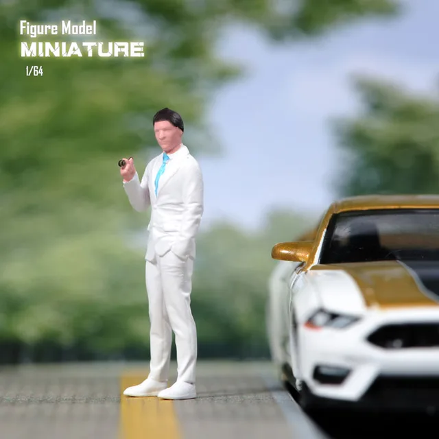 1:64 Scale People Figurines - Tiny Street Figures For Dioramas, Sand Tables, Dollhouses, Man Taking A Taxi