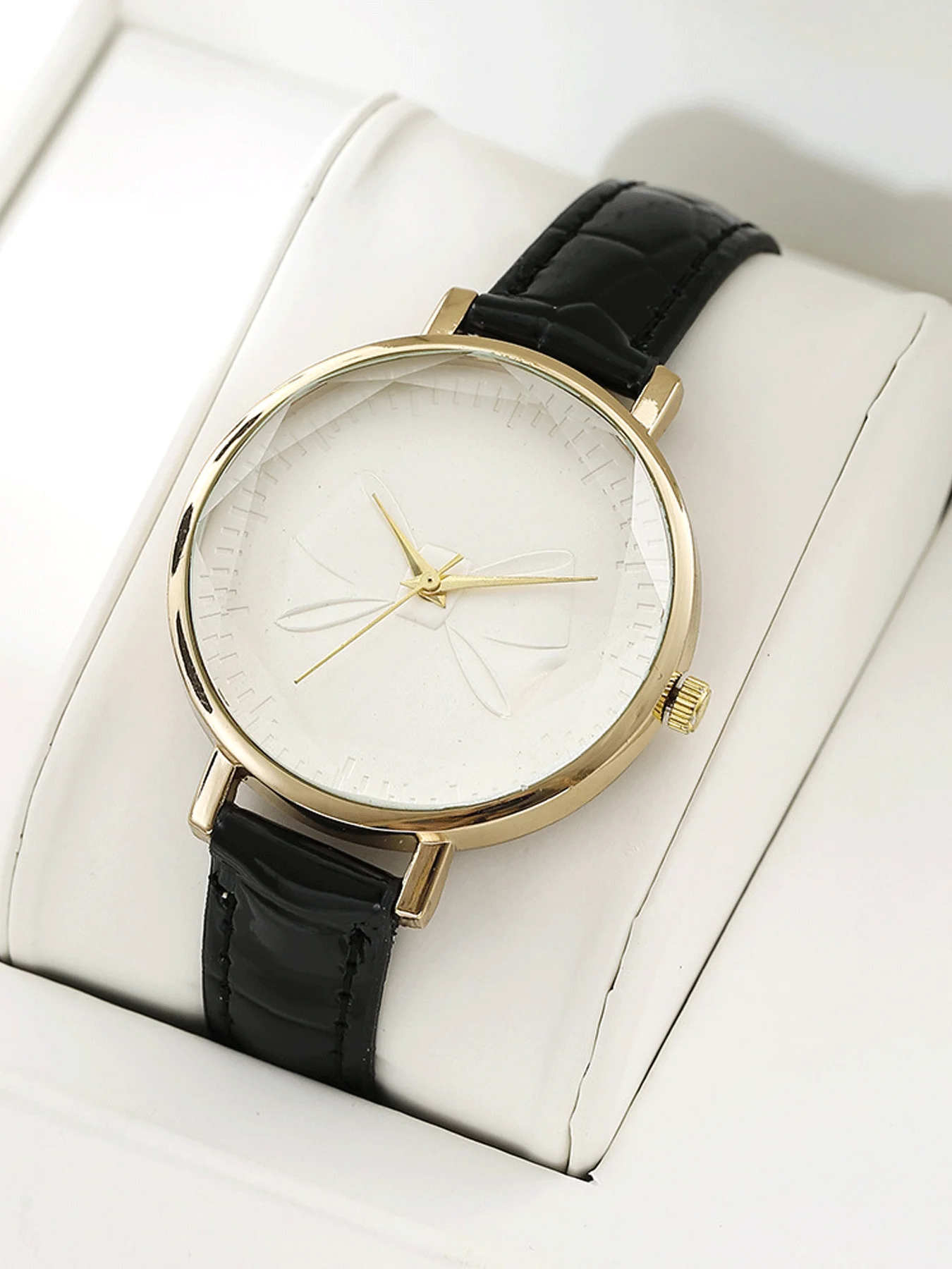 Butterfly knot pattern, small, fresh, simple, versatile, fashionable belt, women's quartz wristwatch