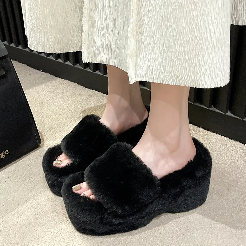 

Шлепанцы женские зимние на низкой платформе, из флока