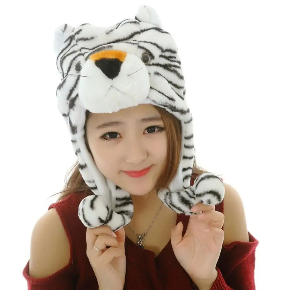 Gorro de peluche con orejas móviles