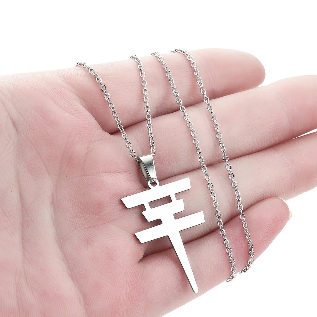 FaZe Clan Hip Hop Mens Gold Cross Pendant Gold Color Iced Out Cubic Zircon  Jewelry For Men And Women Q1107263S From Llffg, $56.02 | DHgate.Com